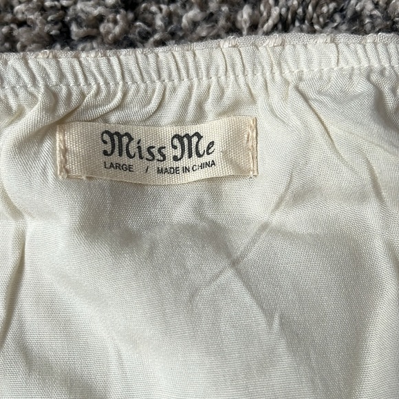 Cream Miss Me Top with ruffled sleeves - Picture 2 of 3